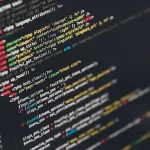 Pantalla mostrando código de programación